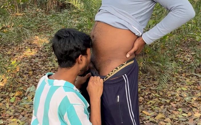Indianboysayan [deactivated]: Твинка трахает в джунглях азиатка большой черный член, хардкорный гей-трах с телом, фитнес-тренера