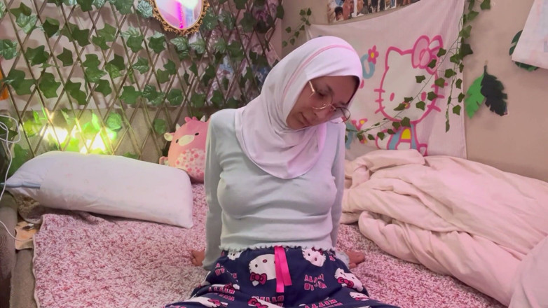 lanalovacutie: Muslim-yoga-in-hijab hari-13