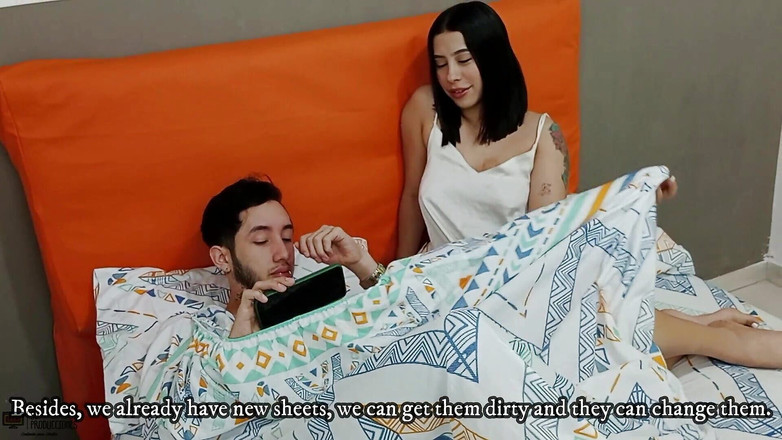 Vayolet: V horkém ránu mě můj nevlastní syn šuká svým velkým ptákem