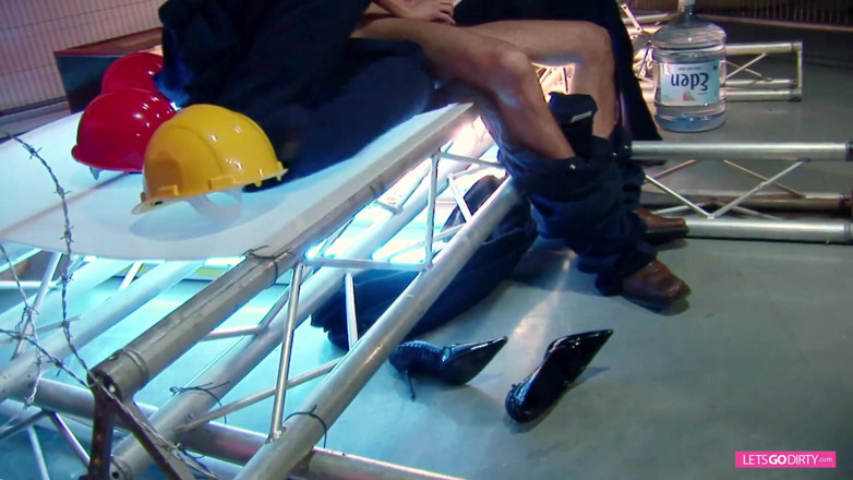 Onlyvids: 3some with blonde babes in sexy fishnets