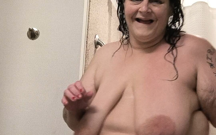 HerculesnVENUS: En el baño del motel se hunde una gran polla...