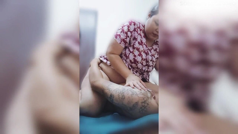 Aaron Sins: Pregnant Wife Gives Blowjob