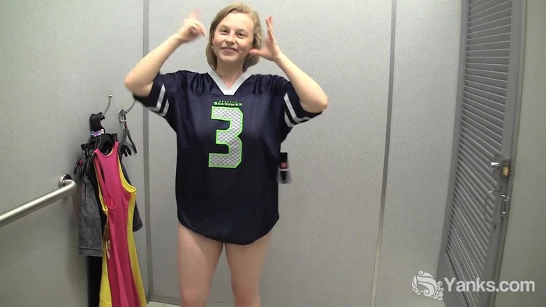 Yanks: Yanks Amateur Lili Sparks changing her clothes