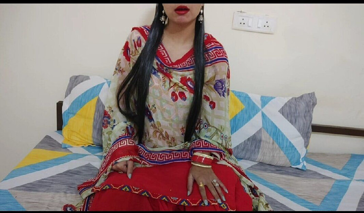 Saarabhabhi6: Devar Ji, aby zrozumieć swojego przyjaciela, złapał mnie i zaczął...