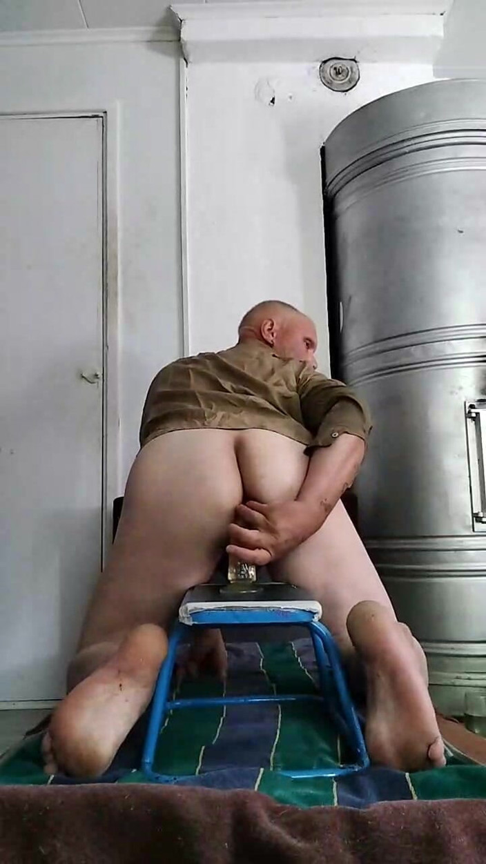 HornyLarry: Reverse riding und Precum vor livecam
