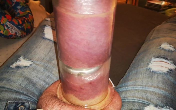 Monster_Meat_: Pré-éjaculation pendant un pompage extrême