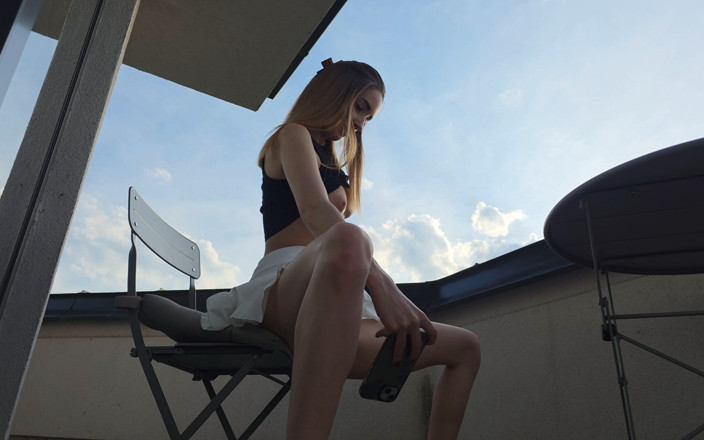 Under Her Skirt: Sexy roztomilá hezká tvář vysokoškolačka nejde žádné kalhotky s minisukní, aby...