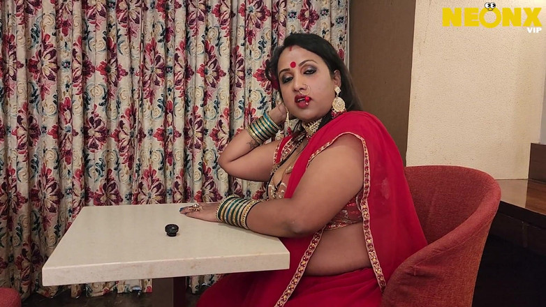 Indian Savita Bhabhi: Moja macocha bardzo napalony hardcore sex z pasierbem