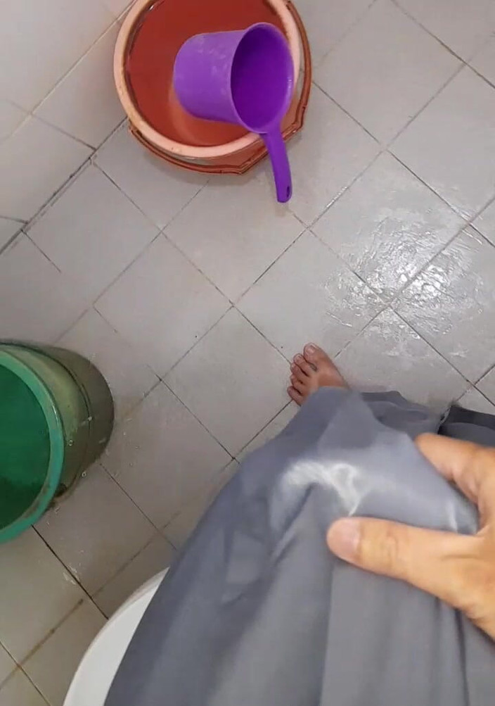 Naomisinka: Onanerar med grå collegekjol (rok Abu Sma)