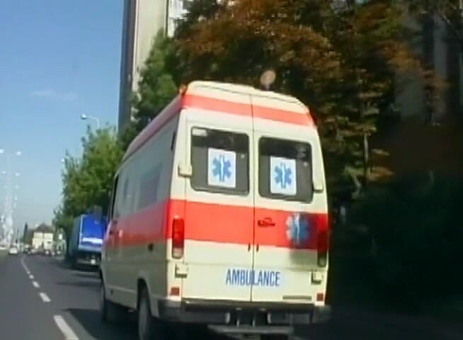 Naked Nurse: Helping him survive to hospital