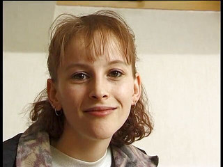 Slutty Teenies: Casting, brünettes teen mit kleinen titten, neckt solo