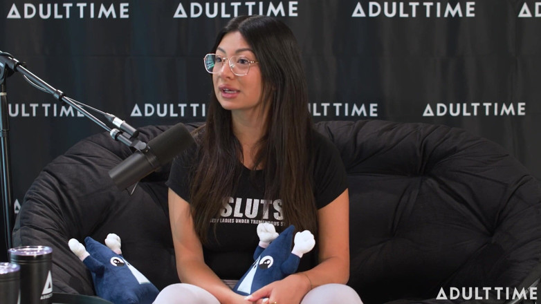 Adult Time Podcast: Cami Strella Surviving a Cult, Tiktok Fame i Non-monogamia | Podcast...