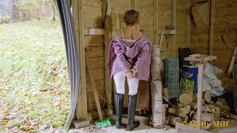 Molly MILF: Sexy zralá Molly MILF ve svých Těsných sexy Jodhpurs