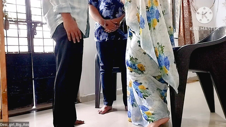 Nadiya: 인터뷰 소녀와 하드코어하게 따먹히는 두 의붓여구의 쓰리섬 섹스. 힌디어 오디오