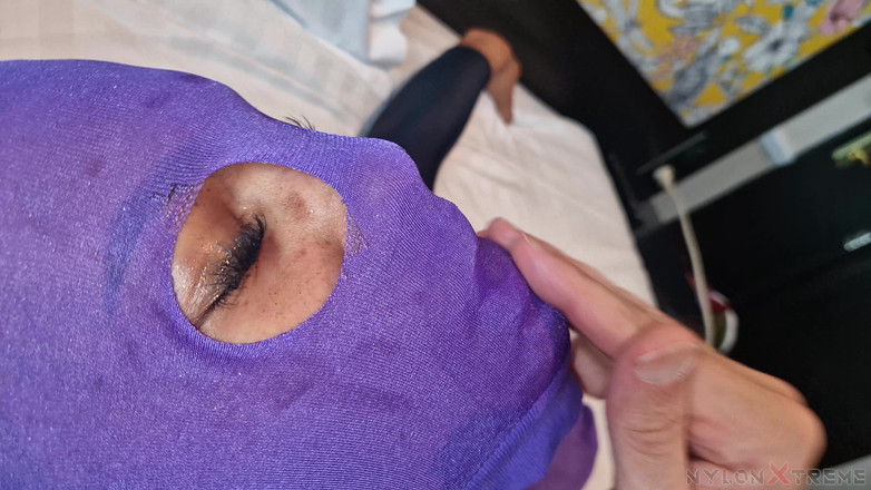 Nylon Xtreme: 视角：朱莉娅·凯特 第一套尼龙毛球女孩