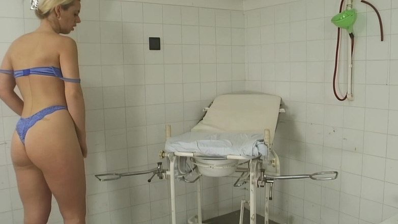 MMV Films: Ateşli gençlerle klasik oral seks derlemesi