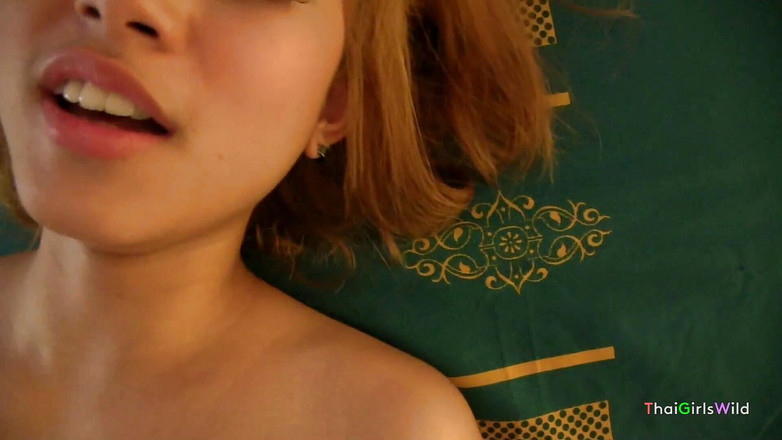 Thai Girls Wild: Taylandlı kız ilk dölünü yutuyor
