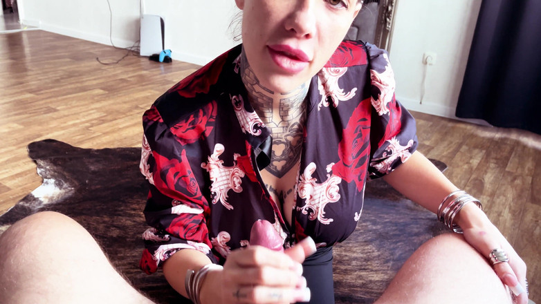 MissAlessaMilano: मेरे सबसे अच्छे दोस्त के पति के साथ लंड चुसाई