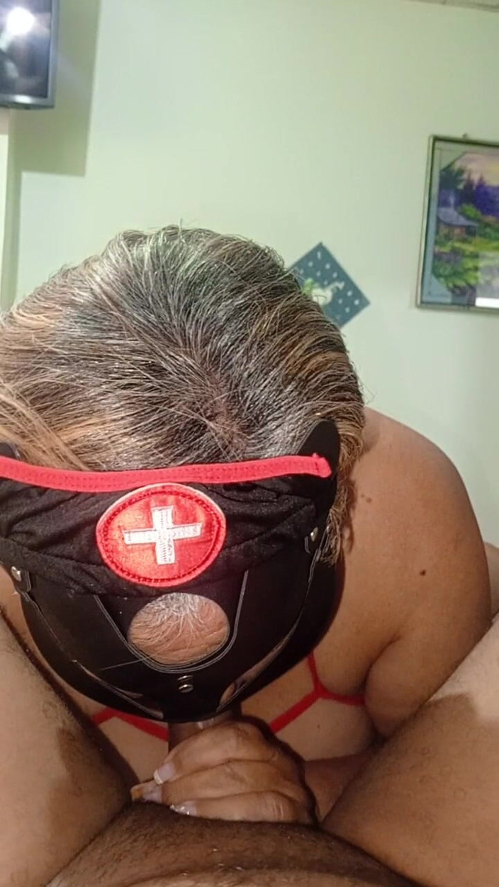 Milfta boohot: 熟女看護師が良いチンポフェラチオをする