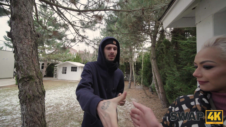 Swap4k: Tomou banho, não tem buceta