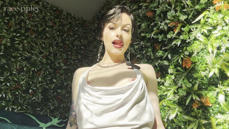 Rare Ripley: Ice Play na elegantních bradavkách a kundičce alt děvek