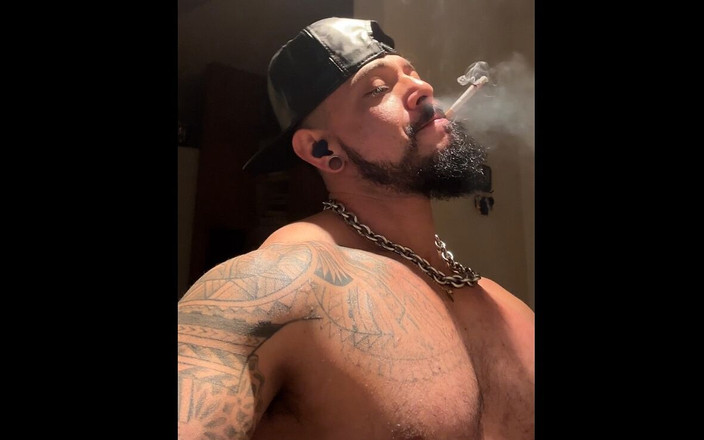 Reds and Muscles: Только что вернулся домой, быстрое дым