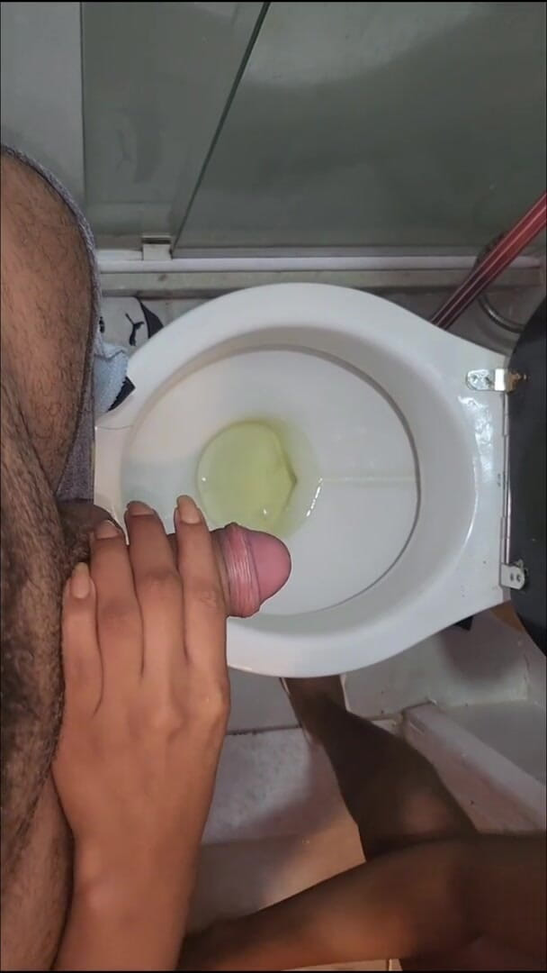 Pietro Montoya: Ajudando meu macho a mijar e mijar gosto 25/05/2023