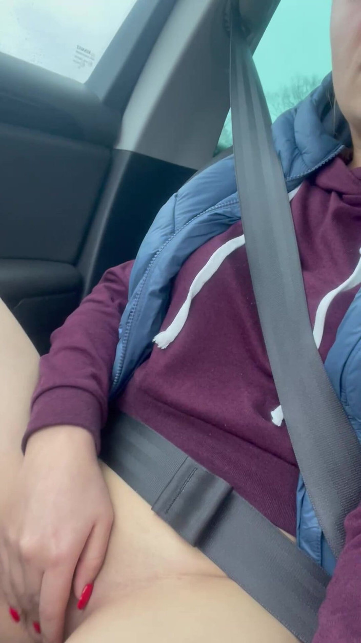 Anna Booty: 운전 중 차에서 자위