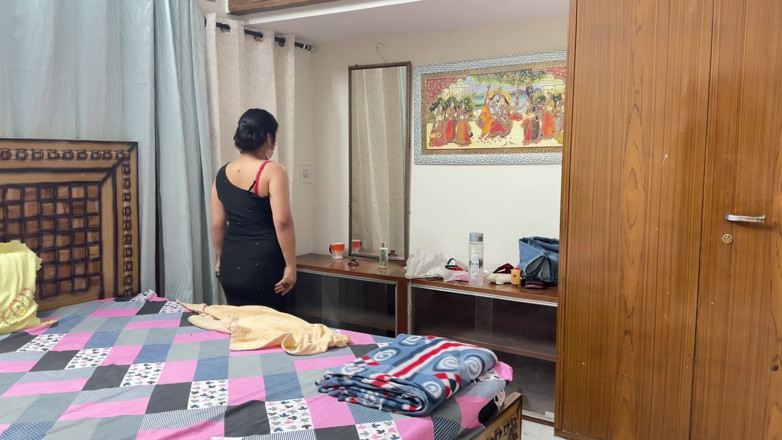 Hoty natasha: Devar Gives Surprise to Her Bhabhi