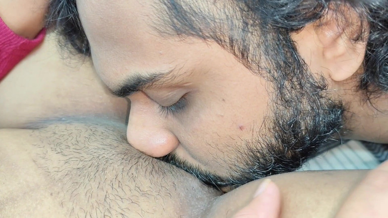 Vaishnavysharunraj: マラヤーリの女の子がマルの彼氏に舐める