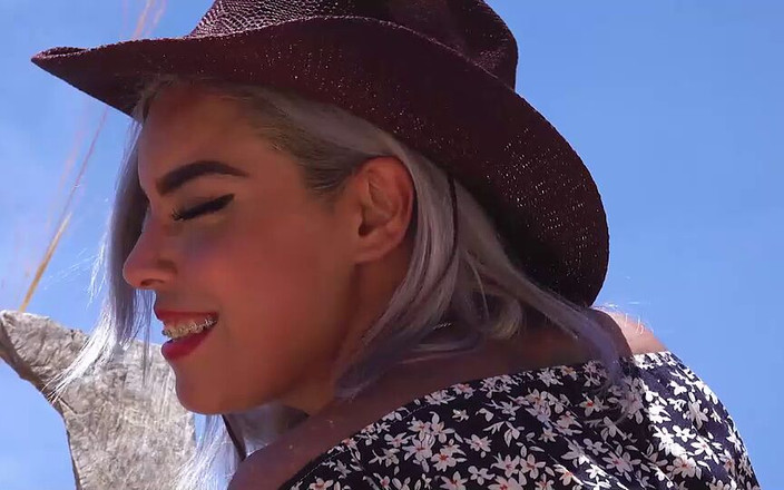 Magmafilm: 熱いメキシコの太陽の下で欲求不満なセックス