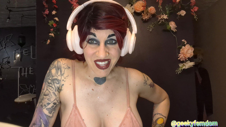 Geeky Femdom: Futa Gamer Girl