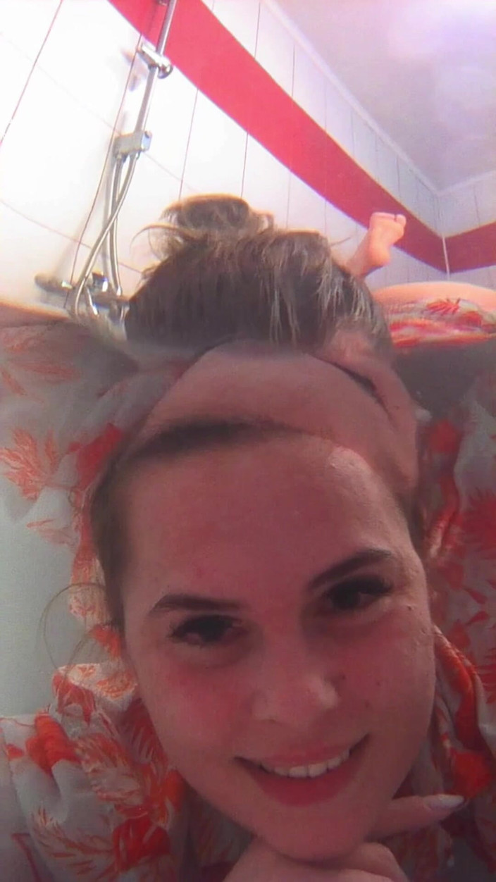 Sexy_Emeli: Breath Holding Underwater in Bathtub and Record with Waterproof Camera