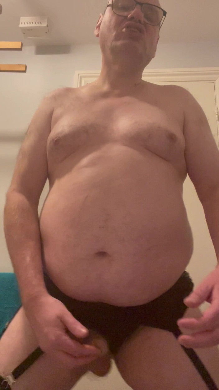 Ancient456: Брудний комод божевільний від цього