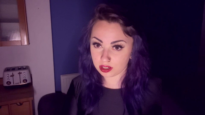 Miss Valentina: Trả tiền cho tôi hoặc vợ tìm hiểu