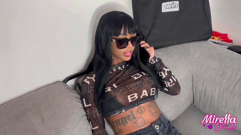 Mirellaoficialx: Rakan saya tidak berubah setiap kali dia datang melawat saya...