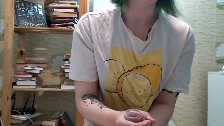 Stacy Moon: She caught you with her favourite lotion (no male voice, roleplay,...