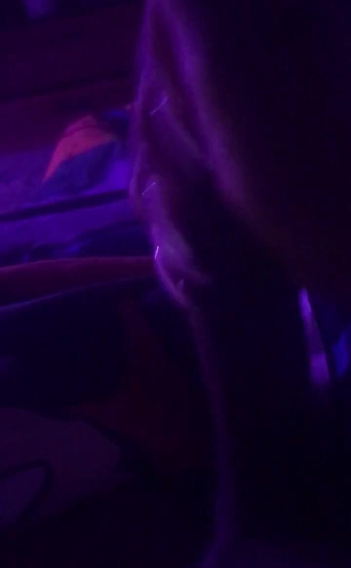 AJ180: 릴리스 POV 달라스없이 48 시간은 며칠 동안 전원이 부족했다. 나는 스트레스를 받는 것과 동등한 부분이었고, 양피지와 황폐했다.