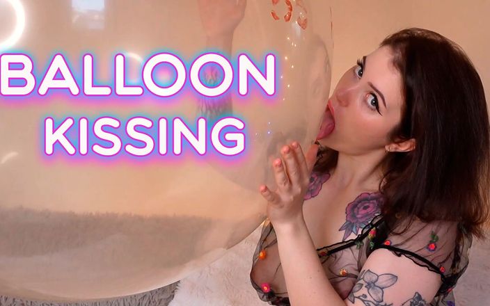Stacy Moon: Průhledné líbání balonkem
