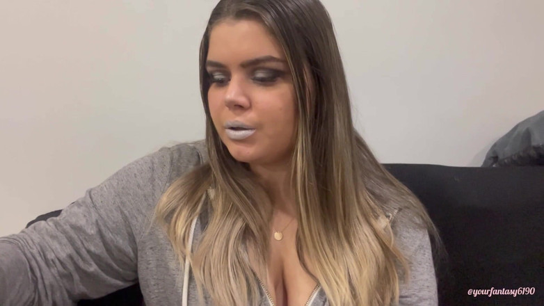 Your fantasy studio: Circles of smoke with silver lipstick