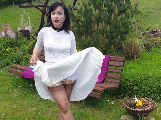 Wanilianna: Vintage Lady&#039;s Outdoor Kinky Lingerie and Masturbation Show - Including Seamed...