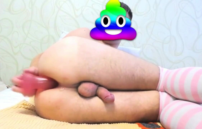 qaz11: She Fucks Herself and Rubs Her Clit Until She Cums