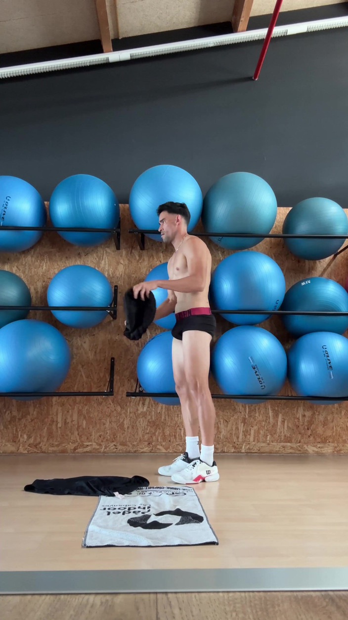 Paul Williams: 헬스장에서 완전히 벗는다