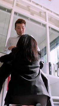 Model TV - Escritório com tesão