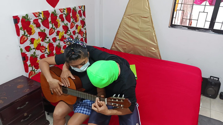 NEGRITA SEXY: Meu melhor amigo me deu sexo depois de me ensinar...