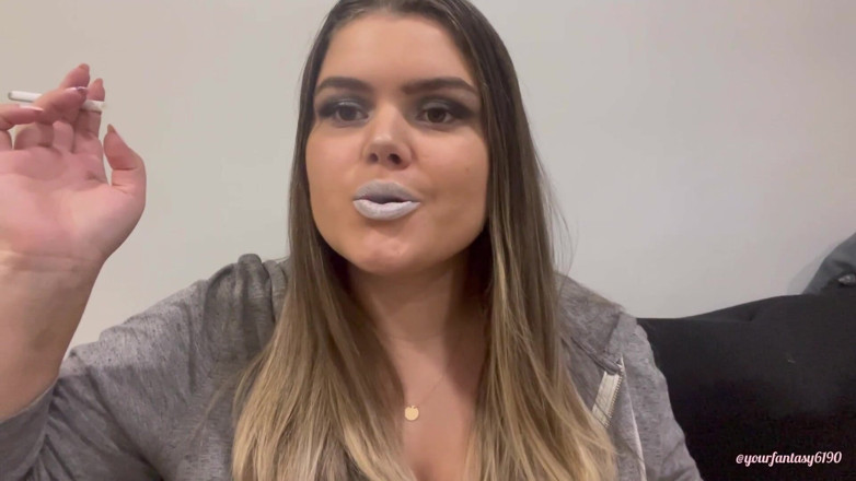 Your fantasy studio: Circles of smoke with silver lipstick