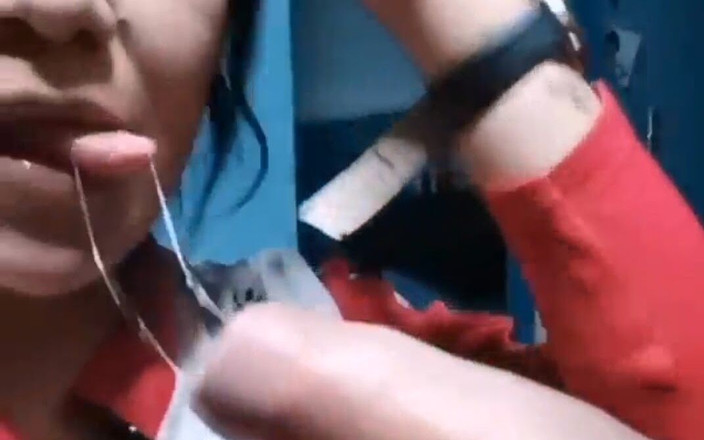 Logan Alba: Uwielbiam nagrywać siebie, podczas gdy mój współlokator pieprzy mnie ostro...