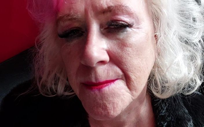 PureVicky66: Nenek jerman paling hot dari biasanya dan pengen bersenang-senang!