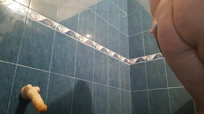 Putarankahotmilf: New sexy shower and squirt video