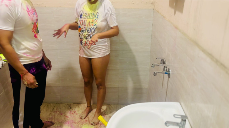 Hornycouple149: Did dirty work with sister-in-law on Holi, sex in the...